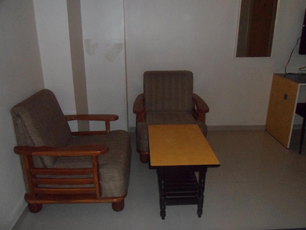 Hotel Dudawat Ahmadabad Pokój zdjęcie