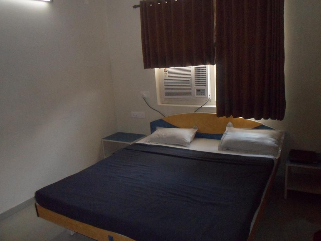 Hotel Dudawat Ahmadabad Pokój zdjęcie