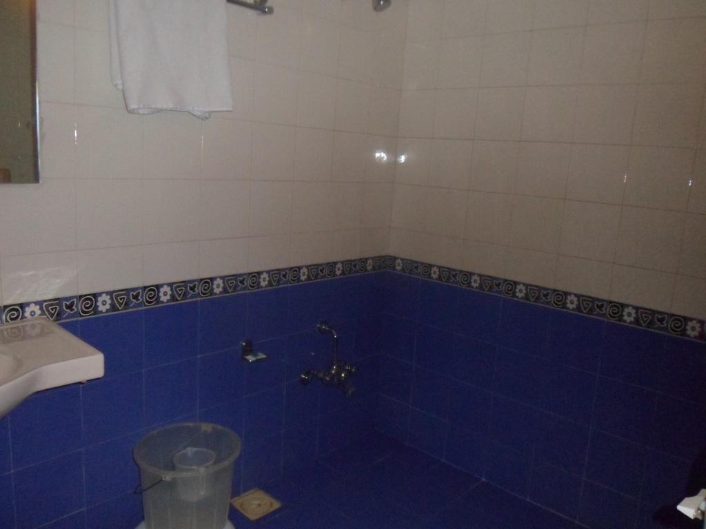 Hotel Dudawat Ahmadabad Pokój zdjęcie