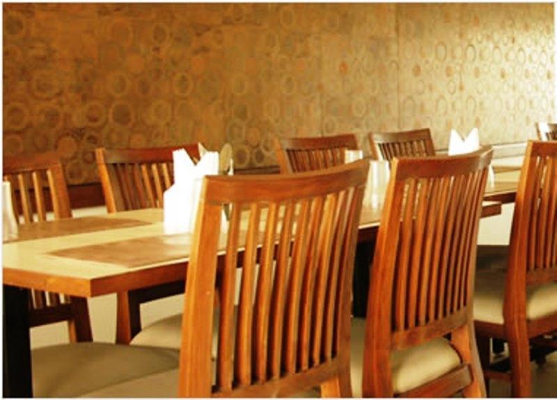 Hotel Dudawat Ahmadabad Zewnętrze zdjęcie