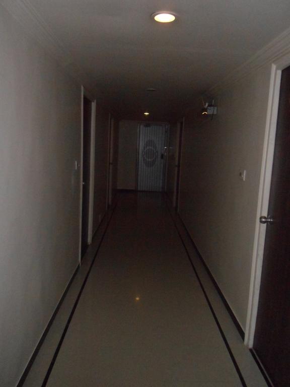 Hotel Dudawat Ahmadabad Zewnętrze zdjęcie