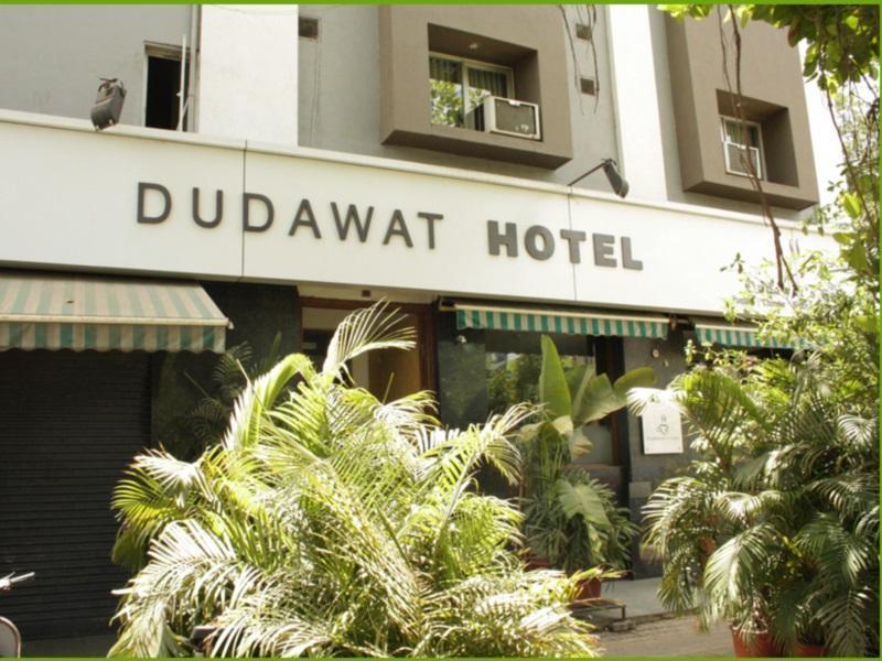 Hotel Dudawat Ahmadabad Zewnętrze zdjęcie