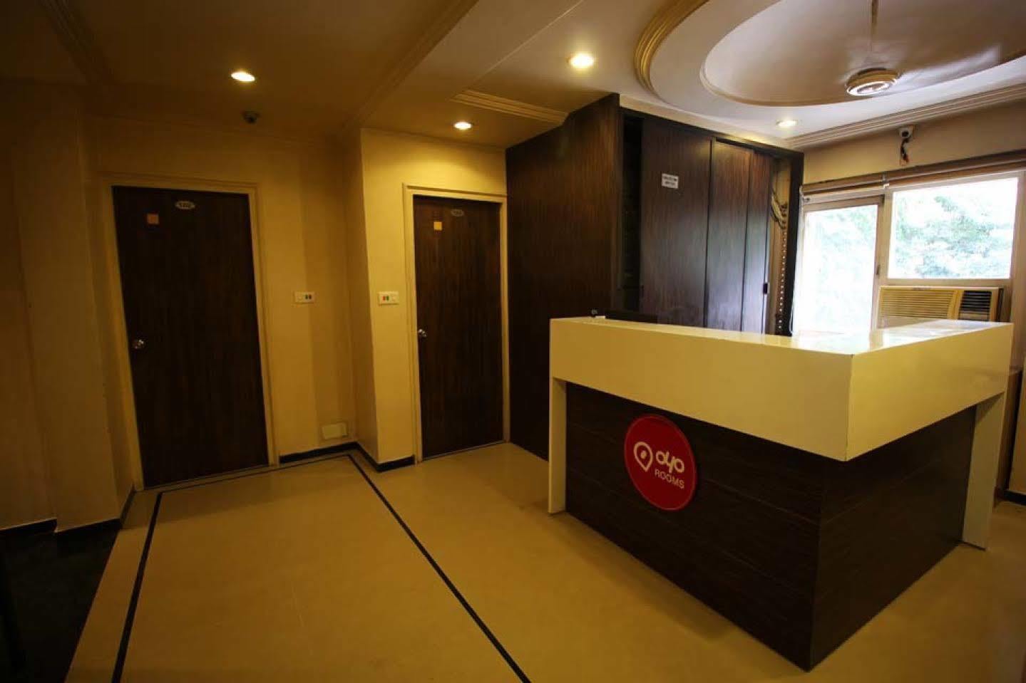 Hotel Dudawat Ahmadabad Zewnętrze zdjęcie